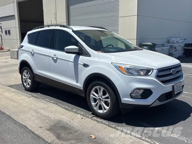 Ford Escape Otomobiller