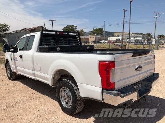 Ford F-250 Pikaplar