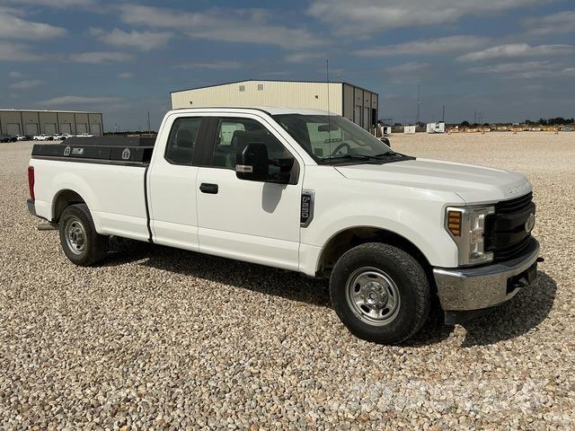 Ford F-250 Pikaplar
