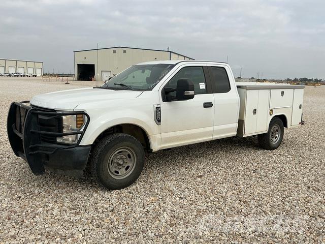 Ford F-250 Pikaplar