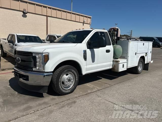 Ford F-350 Pikaplar