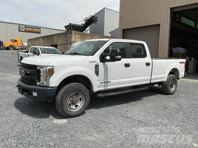 Ford F-350 Diger