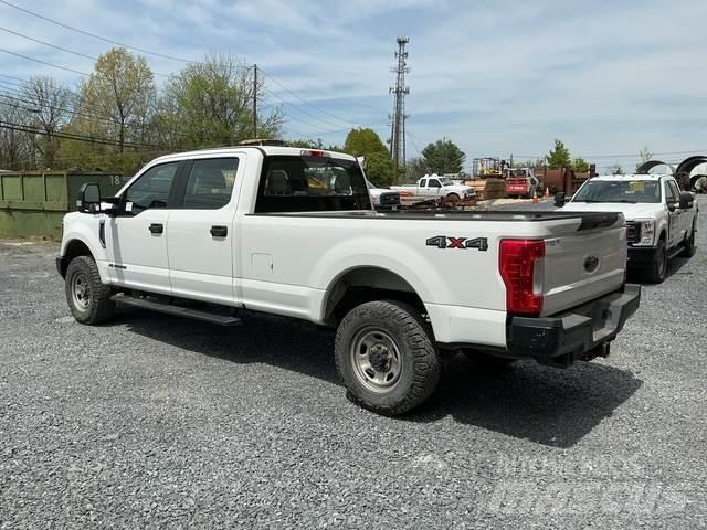 Ford F-350 Diger
