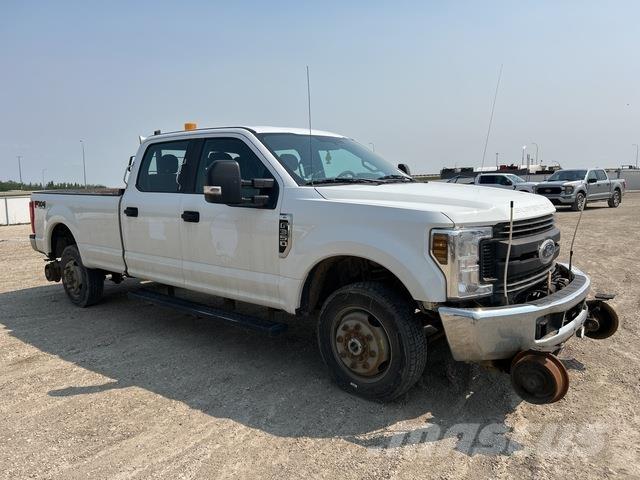 Ford F-350 Pikaplar