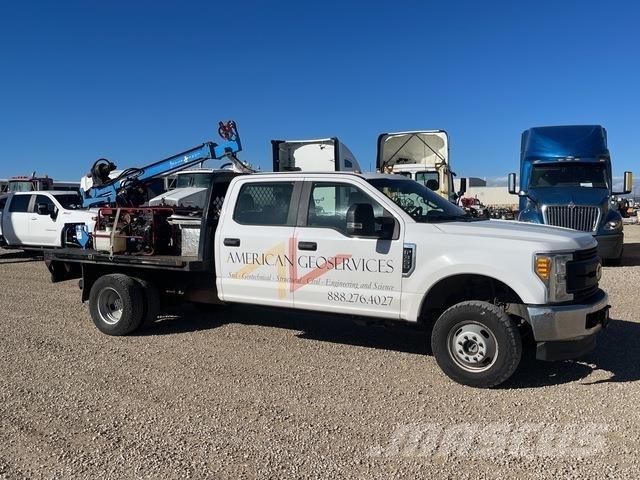 Ford F-350 Gezer sondaj kamyonları