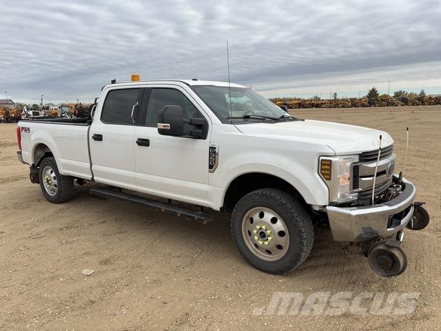 Ford F-350 Pikaplar