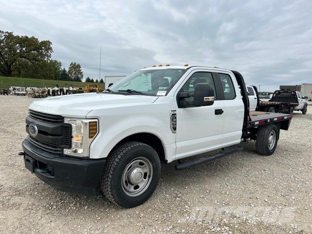 Ford F-350 Flatbed kamyonlar
