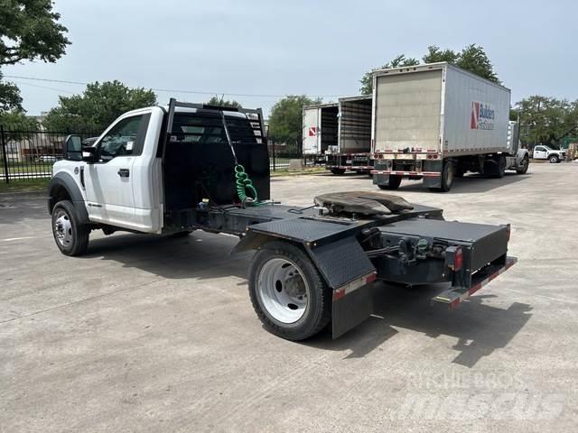 Ford F-550 Diger