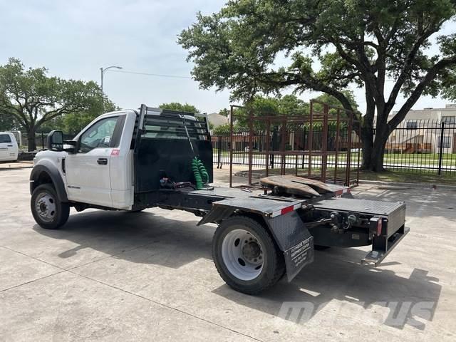 Ford F-550 Diger