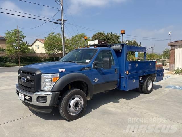 Ford F-550 Pikaplar