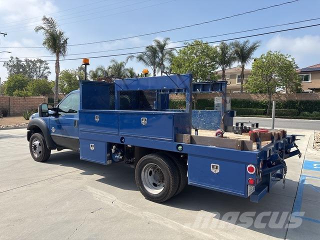 Ford F-550 Pikaplar