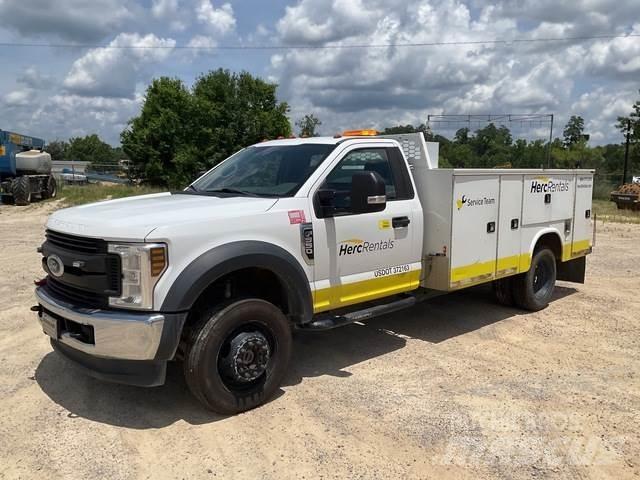 Ford F-550 Diger