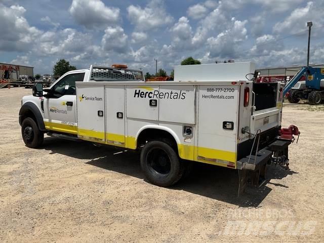 Ford F-550 Diger