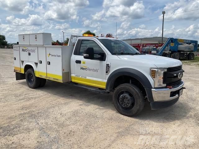 Ford F-550 Diger