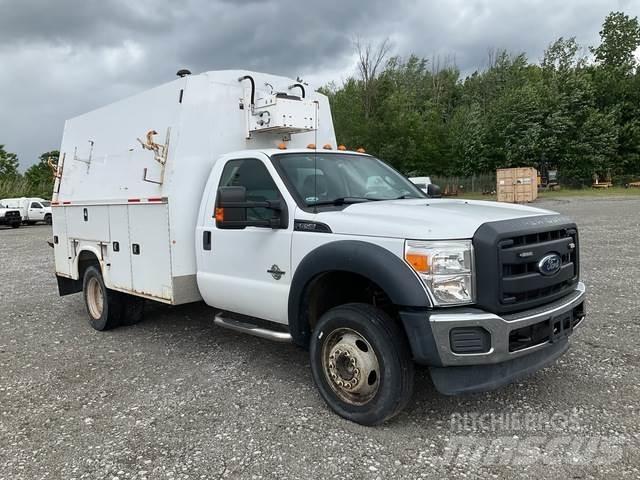Ford F-550 Pikaplar