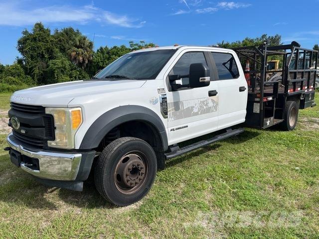 Ford F-550 Pikaplar