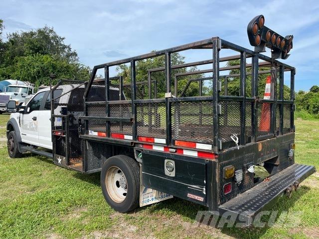 Ford F-550 Pikaplar