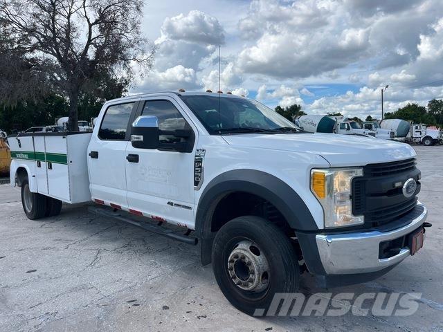 Ford F-550 Pikaplar