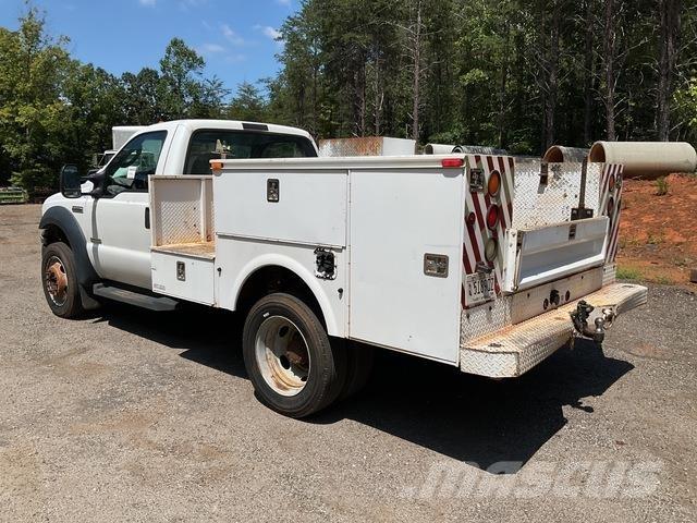 Ford F-550 Pikaplar