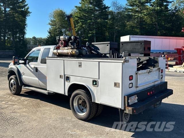 Ford F-550 Pikaplar
