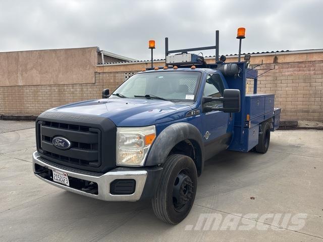 Ford F-550 Pikaplar