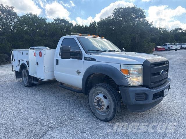 Ford F-550 Pikaplar