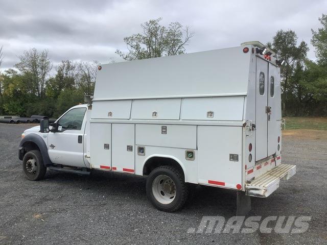 Ford F-550 Pikaplar