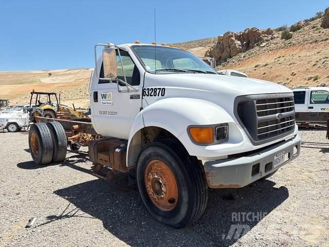 Ford F-650 Kabinler