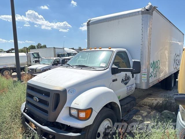 Ford F-750 Kapali kasa kamyonlar