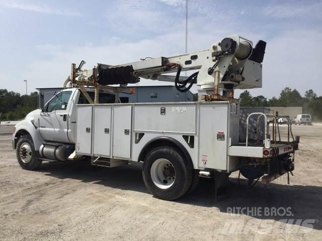 Ford F-750 Gezer sondaj kamyonları