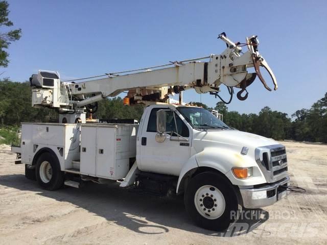Ford F-750 Gezer sondaj kamyonları