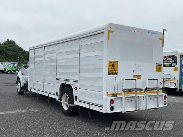 Ford F-750 İçecek kamyonları