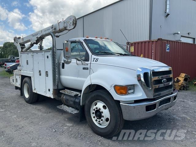 Ford F-750 Pikaplar