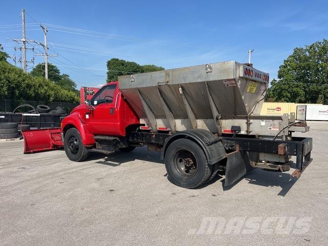 Ford F-750 Kar küreme biçaklari