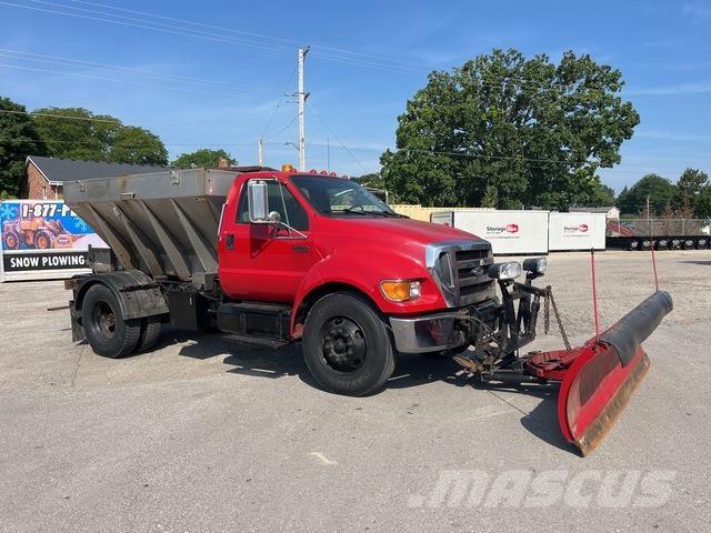 Ford F-750 Kar küreme biçaklari