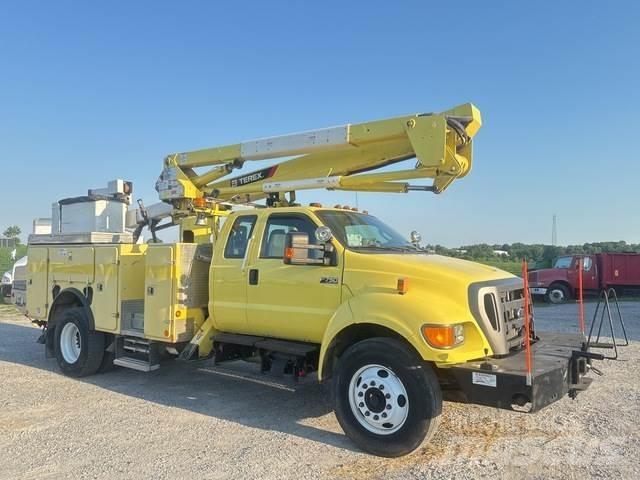 Ford F-750 Araç üstü platformlar