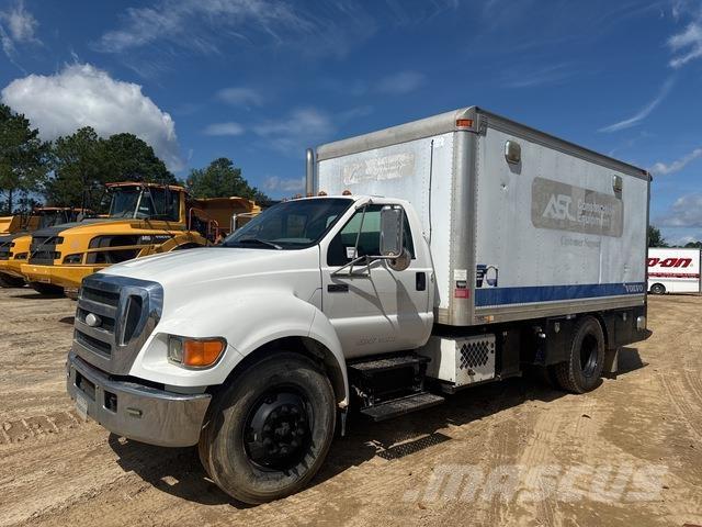 Ford F-750 Diger