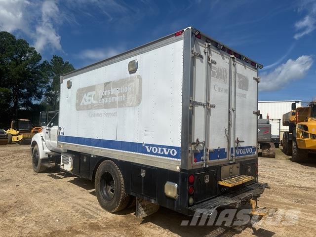 Ford F-750 Diger