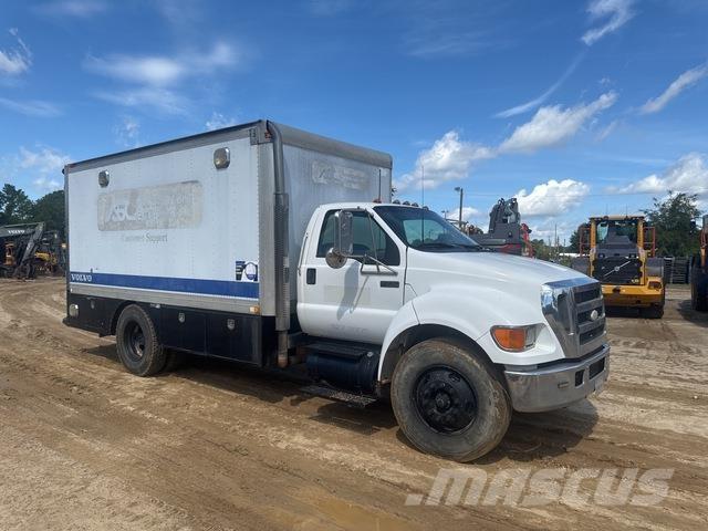 Ford F-750 Diger