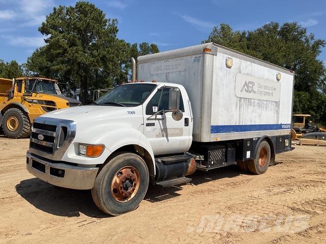 Ford F-750 Tankerli kamyonlar