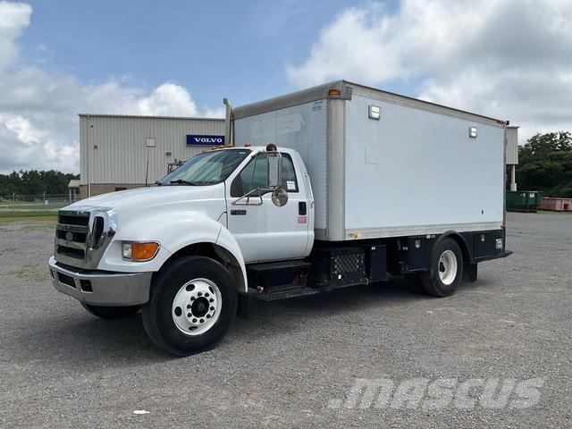 Ford F-750 Diger