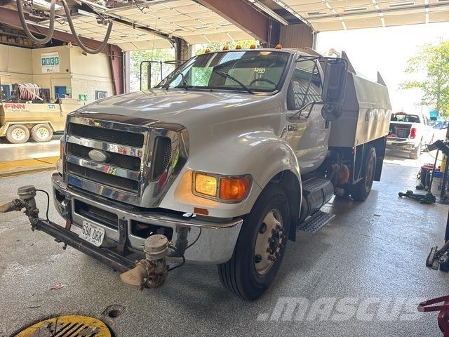 Ford F-750 Su tankerleri