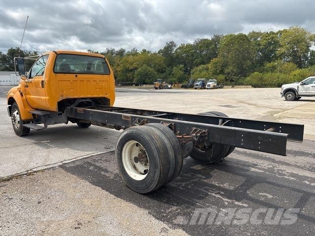 Ford F-750 Kabinler