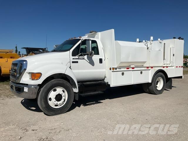 Ford F-750 Tankerli kamyonlar