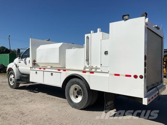 Ford F-750 Tankerli kamyonlar