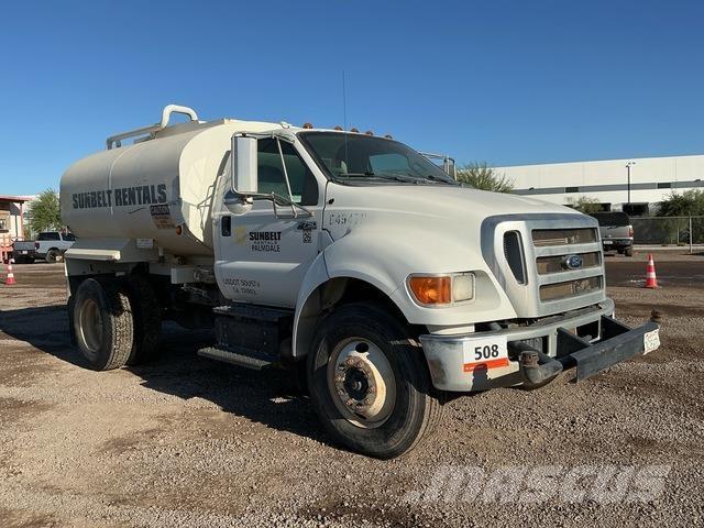 Ford F-750 Su tankerleri