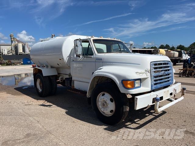 Ford F-800 Su tankerleri