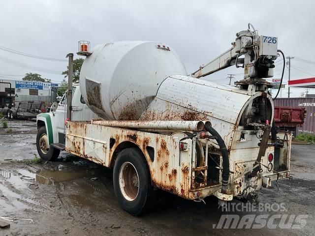Ford F700 Diger