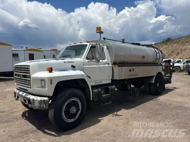 Ford F700 Transmikserler