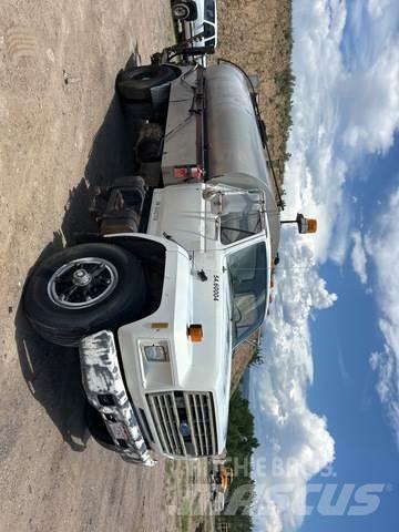 Ford F700 Transmikserler